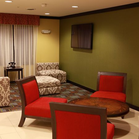 Holiday Inn Express And Suites Detroit North-Troy By Ihg Exterior photo