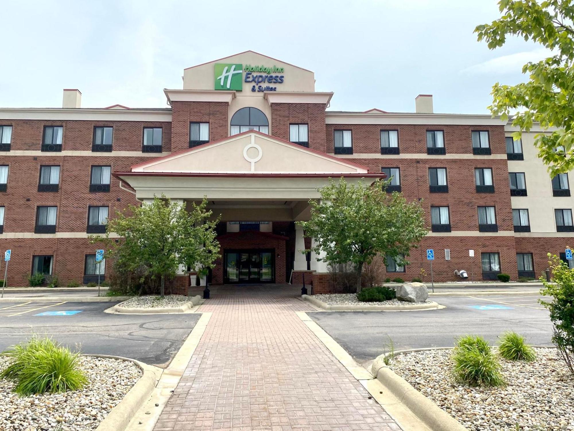 Holiday Inn Express And Suites Detroit North-Troy By Ihg Exterior photo